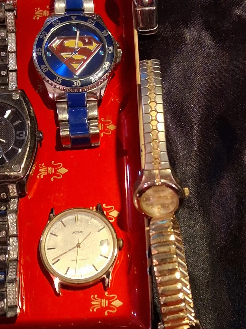 Mixed Lot of Wrist Watches - Assorted Colors - Picture 4 of 6